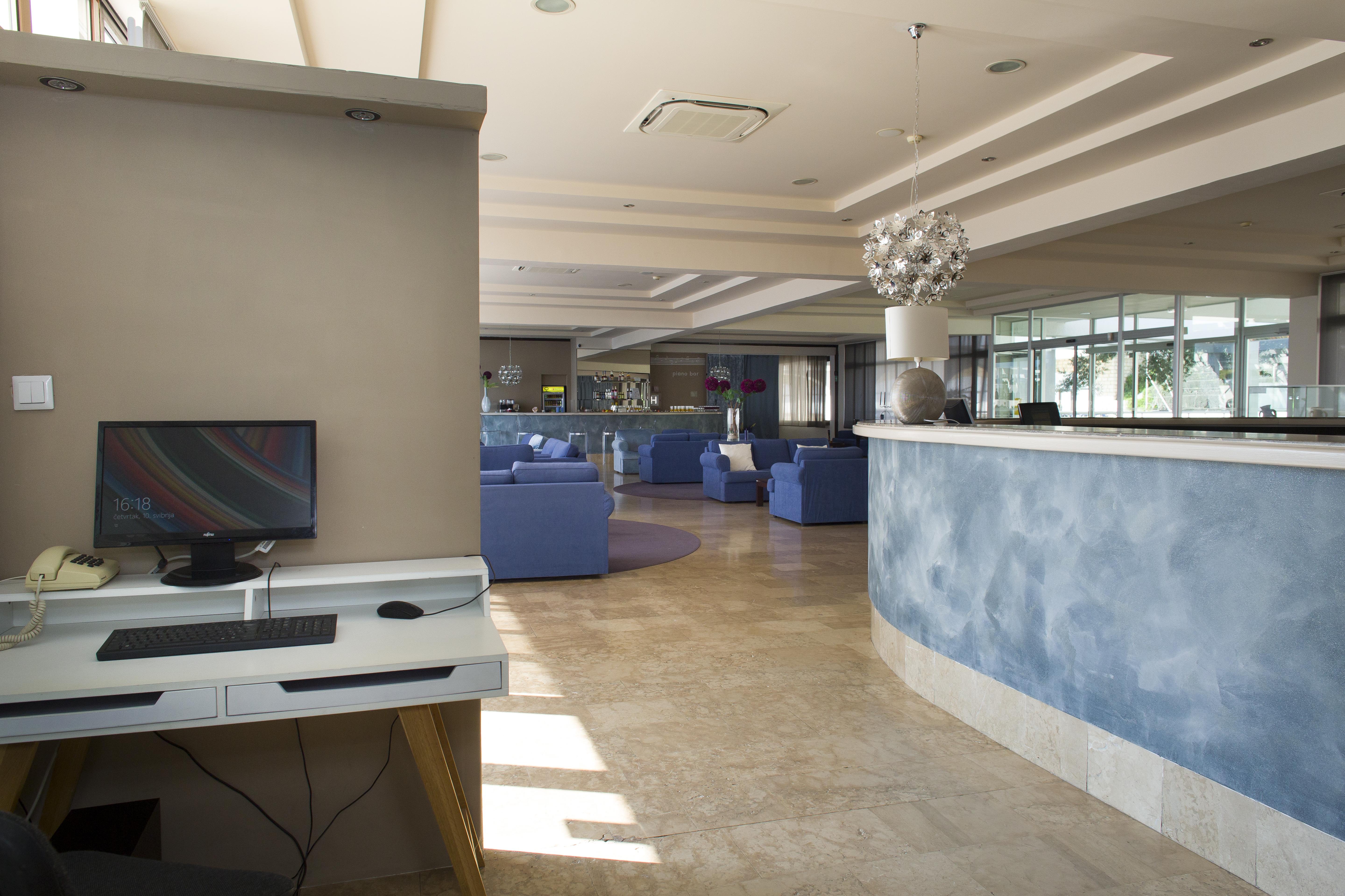 גראדאץ Hotel Labineca מראה חיצוני תמונה